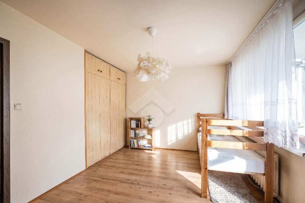 3 pokojowe mieszkanie z osobną kuchnią, piwnicą oraz loggią