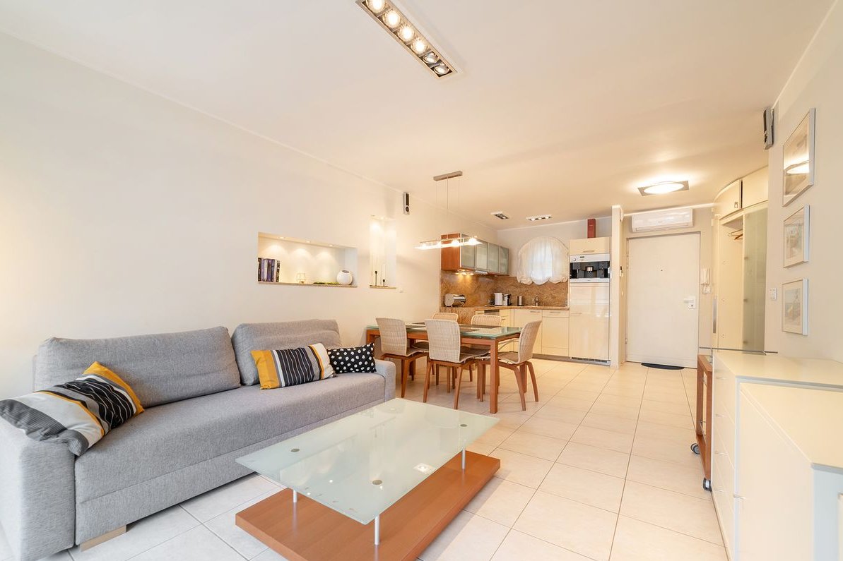 Przestronne 2-pokojowe mieszkanie z tarasem w Juracie