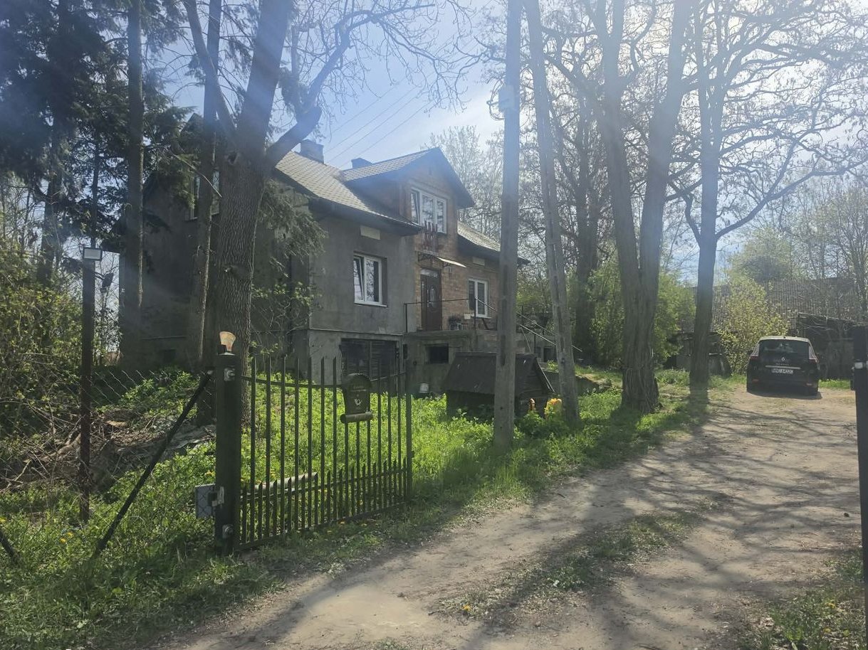 Dom wolnostojący z dużą działką i garażem