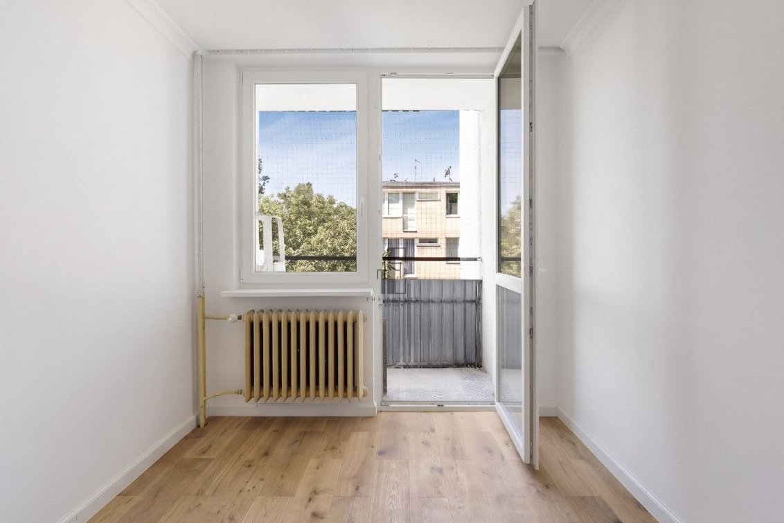 2 pokoje po remoncie | saska kępa| balkon