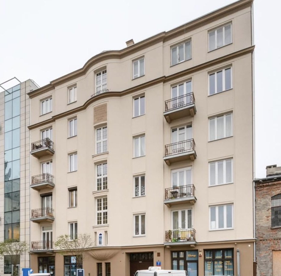 Mieszkanie 1-pokojowe Rondo Daszyńskiego balkon po remoncie