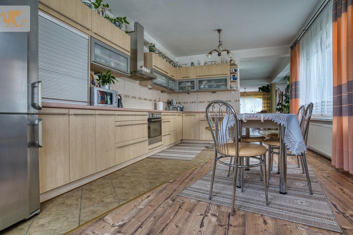 Dwa domy + budynek gosp. na działce 1 900 m² | Centrum Jordanowa