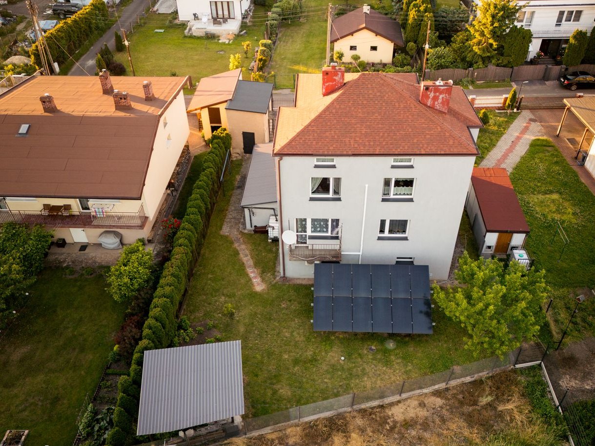 Rodzinny dom z ogrodem w zielonej Tucznawie | fotowoltaika, garaż