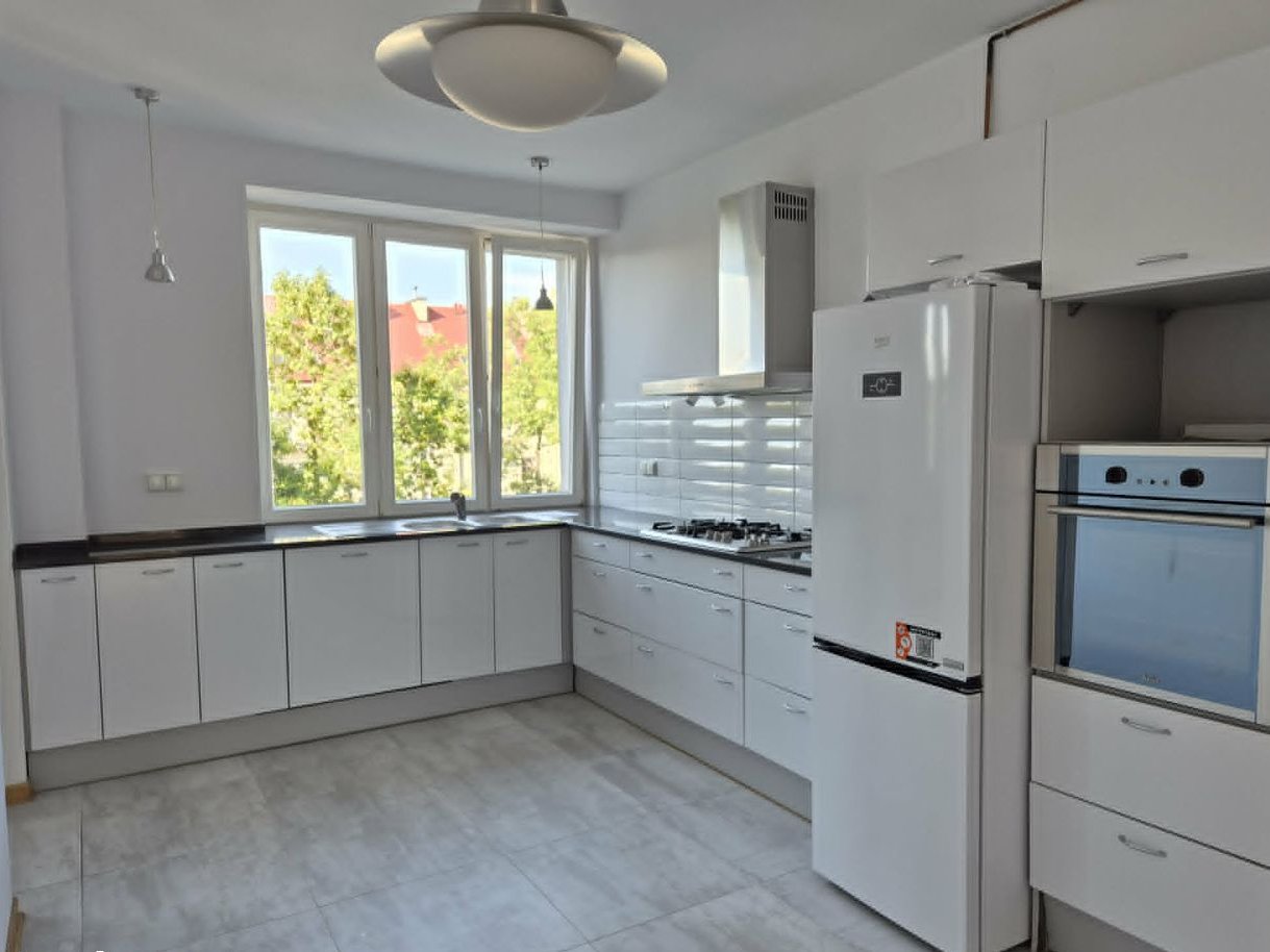 Przestronne mieszkanie 92 m² przy Metrze Marymont |4 pokoje|