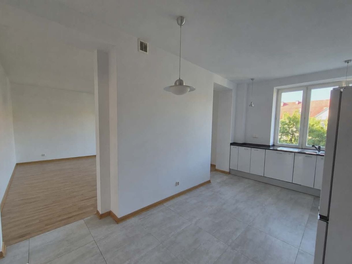 Przestronne mieszkanie 92 m² przy Metrze Marymont |4 pokoje|