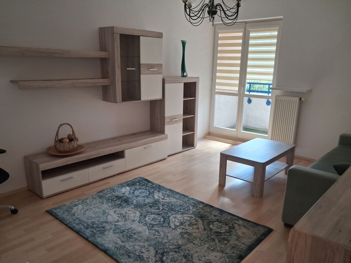 BEZPOŚREDNIO OD WŁAŚCICIELA. 3 POKOJE 75 m2. CENTRUM. UMEBLOWANE.