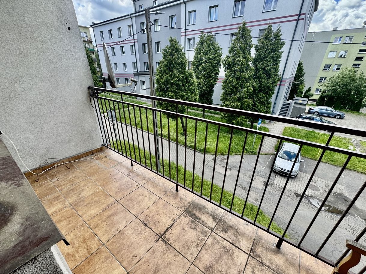 Trzypokojowe | Balkon | Do remontu | Bezpośrednio