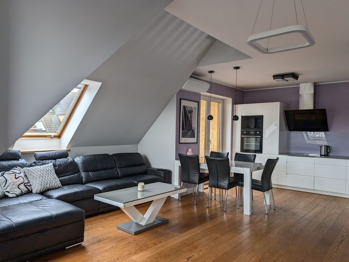 Apartament 2-poziomowy 100 m² 3 pokoje, poddasze, garaż, klimatyzacja
