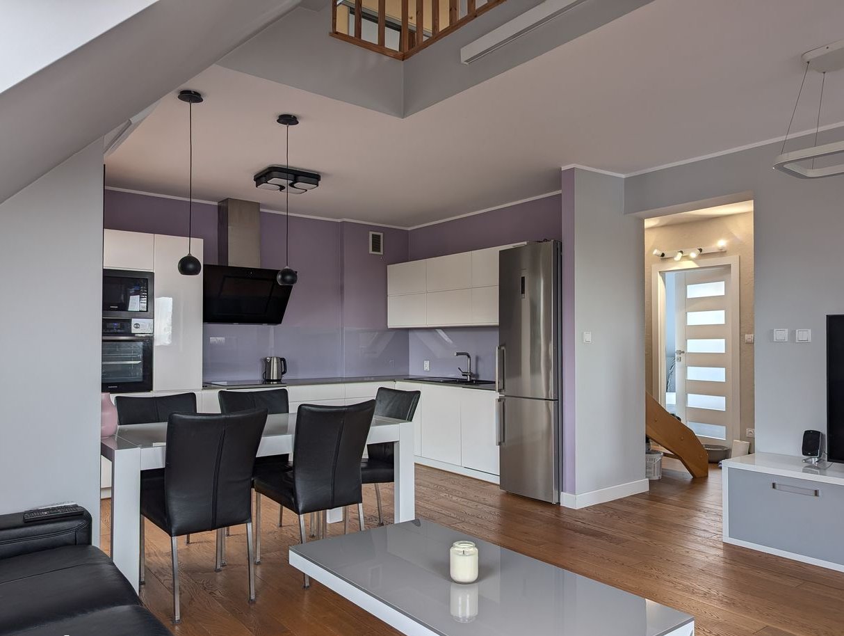 Apartament 2-poziomowy 100 m² 3 pokoje, poddasze, garaż, klimatyzacja