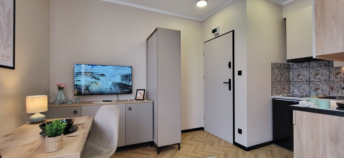 BEZ PROWIZJI|Kawalerka 18m2|własny ogródek 22m2|parking|TV net w cenie